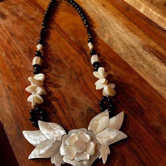Vintage mother of pearl necklace - Picture 5 of 10